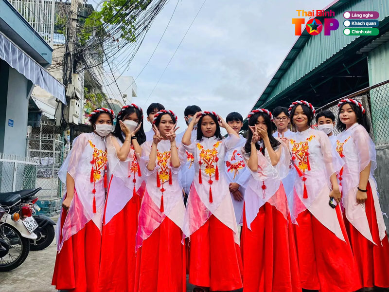 trang-phuc-bieu-dien-bich-thuy-thaibinhtoplist