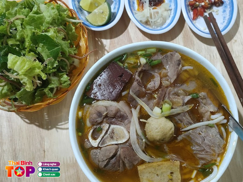 Bun-bo-goc-hue-thaibinhtoplist