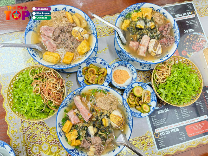 Bun-oc-suon-trang-beo-quan-bun-rieu-thai-binh-ngon-chuan-vi-thaibinhtoplist