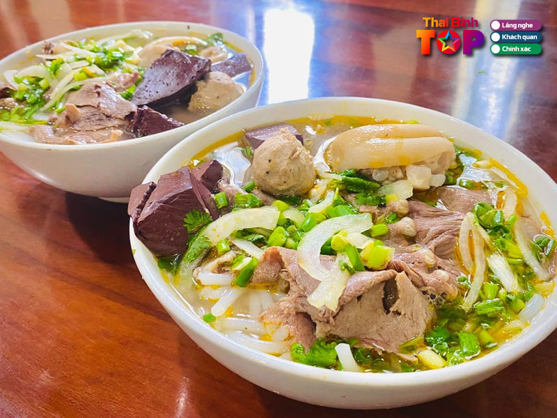 Huong-dan-lua-chon-va-meo-trai-nghiem-tu-dan-dia-phuong-thaibinhtoplist