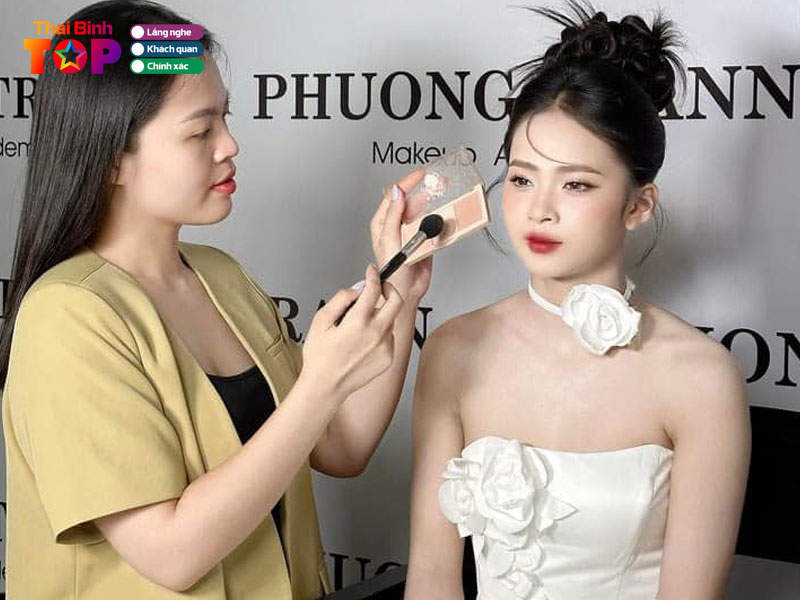 Phuong-trann-makeup-store-academy-thaibinhtoplist