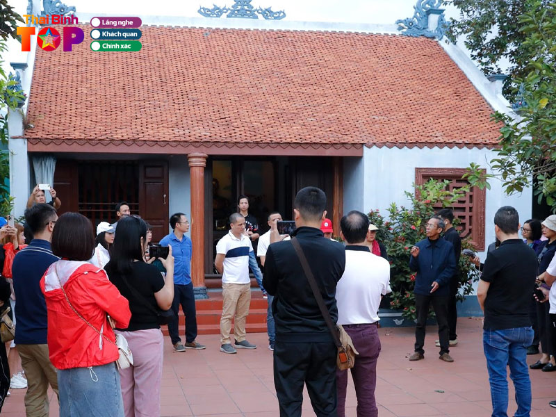 Mot-so-luu-y-khi-tham-quan-den-tho-chua-muoi-thai-binh-thaibinhtoplist