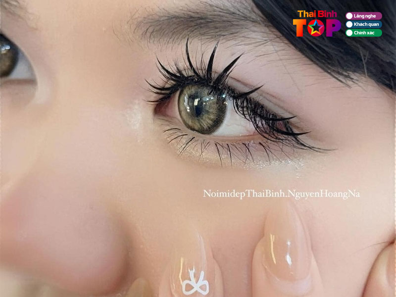 Nguyen-hoang-na-eyelash-thaibinhtoplist