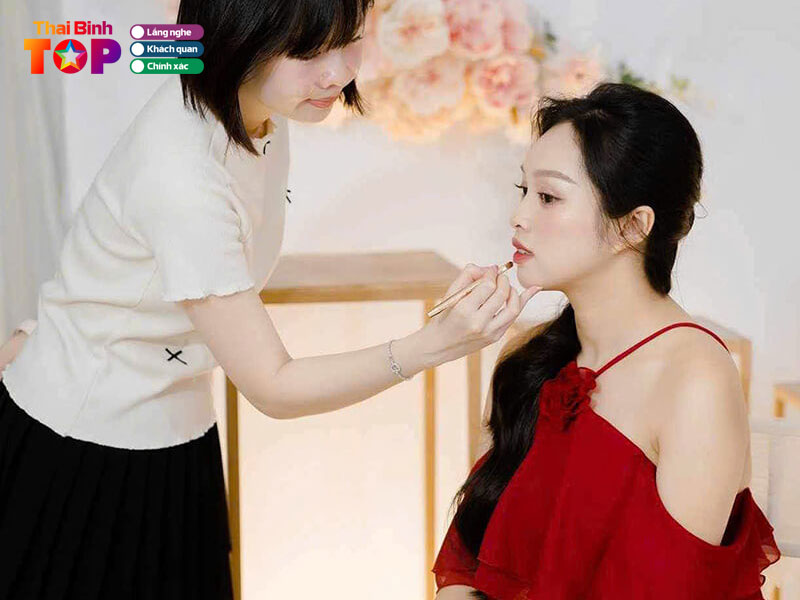 Kinh-nghiem-chon-tiem-trang-diem-co-dau-thai-binh-thaibinhtoplist