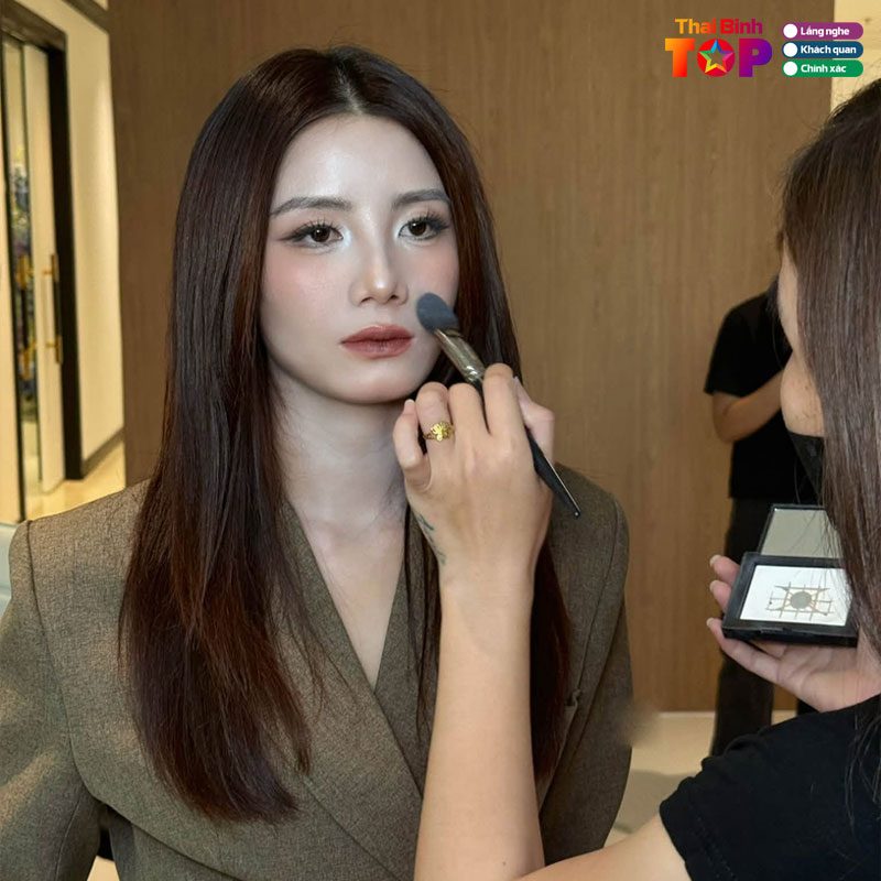 Cao-makeup-xay-dung-dich-vu-xoay-quanh-nhu-cau-cua-khach-hang-thaibinhtoplist